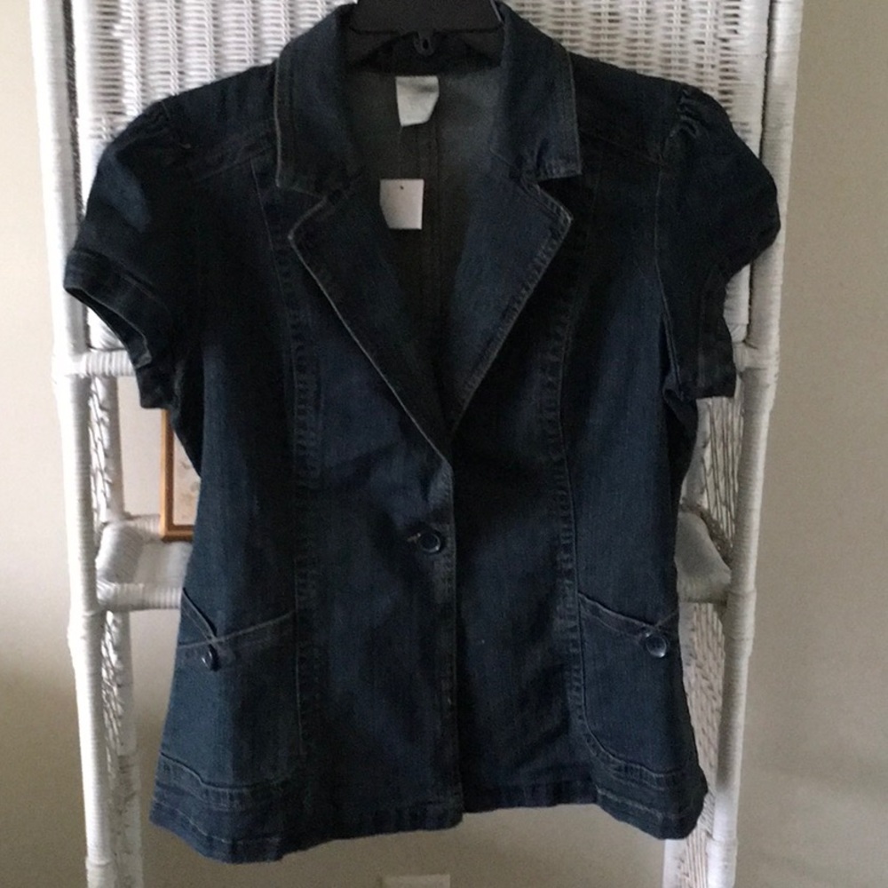 denim shirt or short jacket